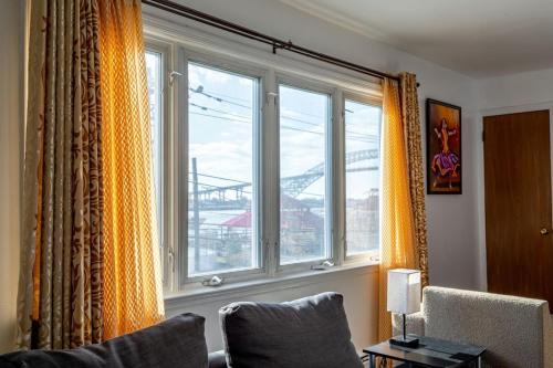 Constable Hook Apartment | Sunset 3BR 2BA 8 Beds NYC MetLife Free Parking