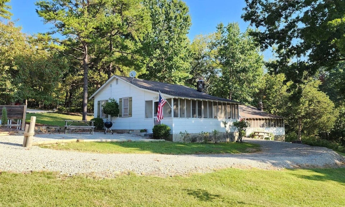 Gamaliel Cottage | Take It Easy Resort - Cottage #5, Norfork Lake Cabin w/Dock Slip, Walk to Lake