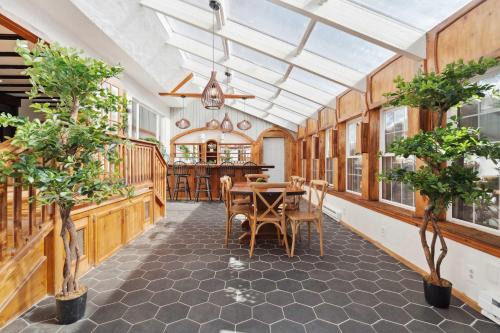 West Dover Villa | The birch House Heated Pool, Sauna, Hot Tub & More