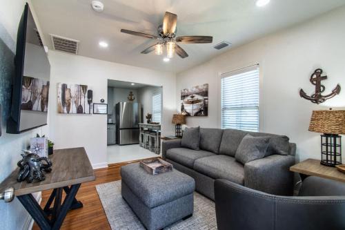 Del Mar House | The Captain's Quarters on Ocean Drive Sleeps 4