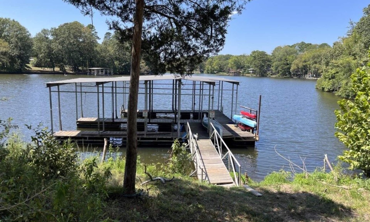 Royal Cabin | The Elm ~ Cabin Fifteen ~Lakefront