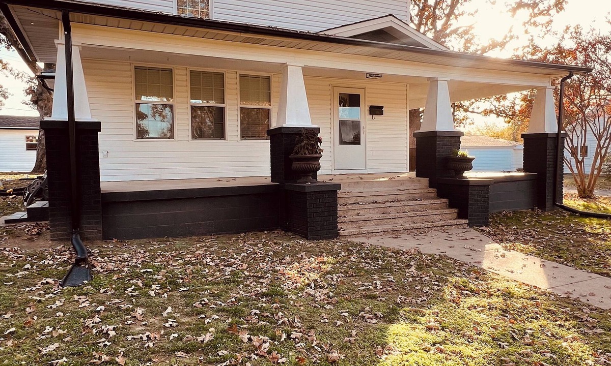 Eufaula House | The Epilimnion