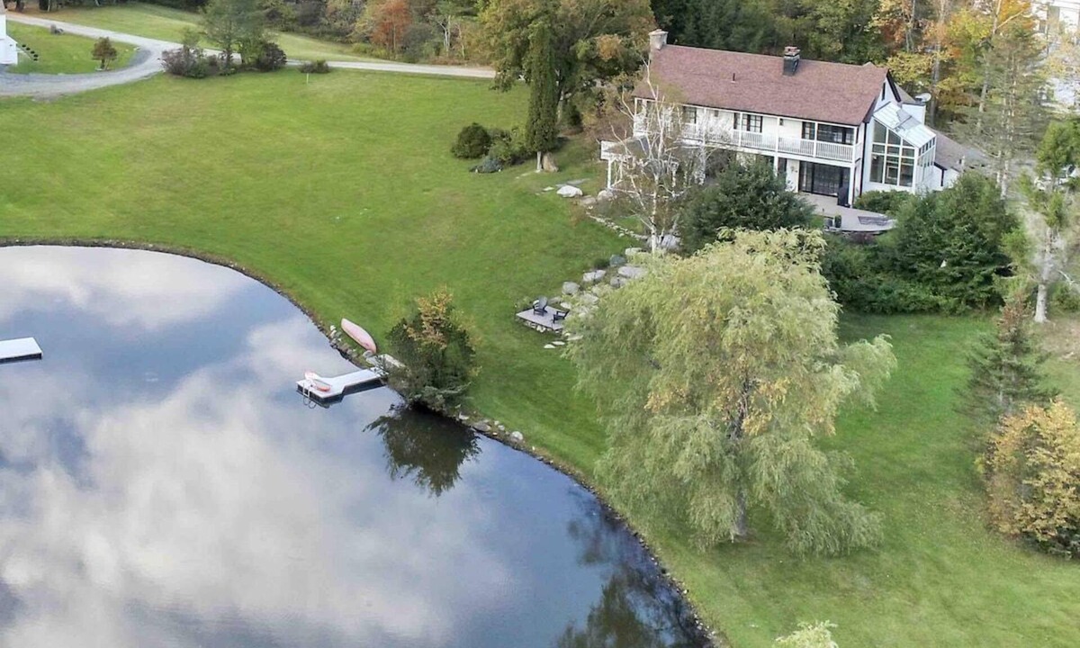 West Dover House | The Manor - Modern Farmhouse with Hot Tub
