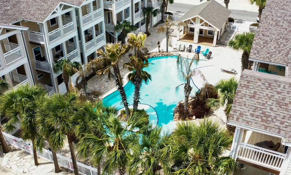 Corpus Christi Condo | Vacay at the Beach-Spacious Remodeled Townhome