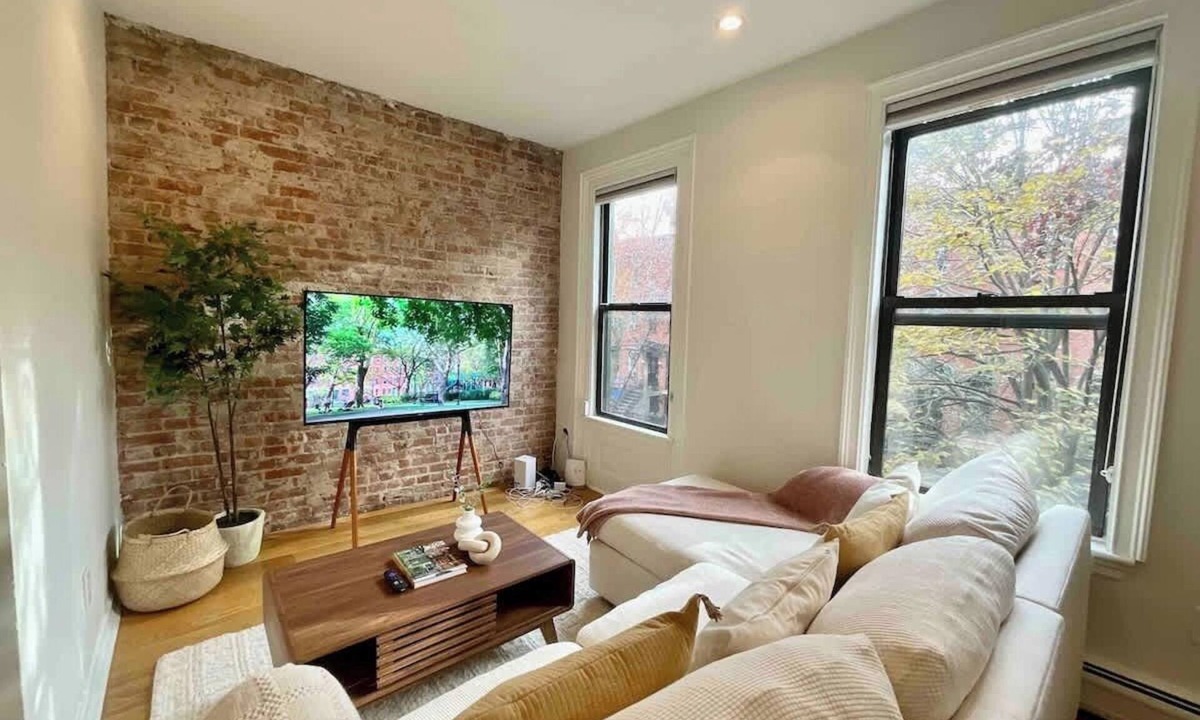 The Village Apartment | VAN VORST HOUSE | Prime Location Minutes to NYC