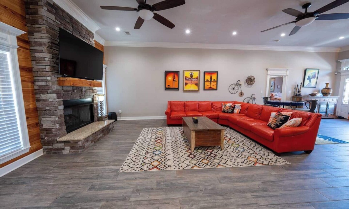 Sherwood House | Veteran’s Family Retreat, Spacious & Peaceful Stay Near AFB