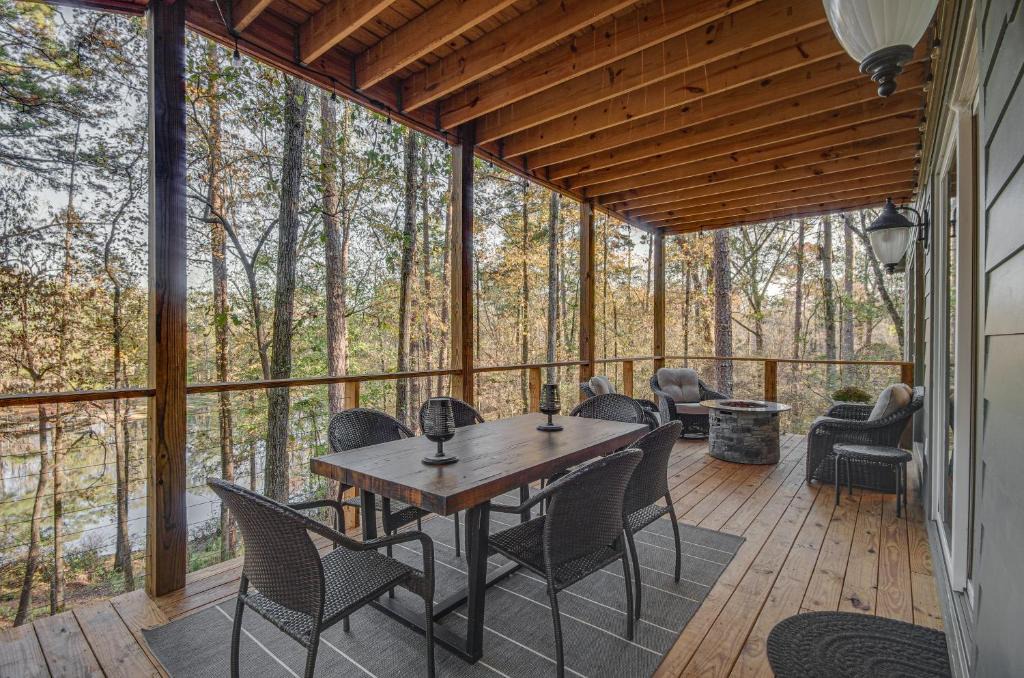 Tougaloo House | Waterfront Home w/3 Decks, Fire Pits and Hot Tub!
