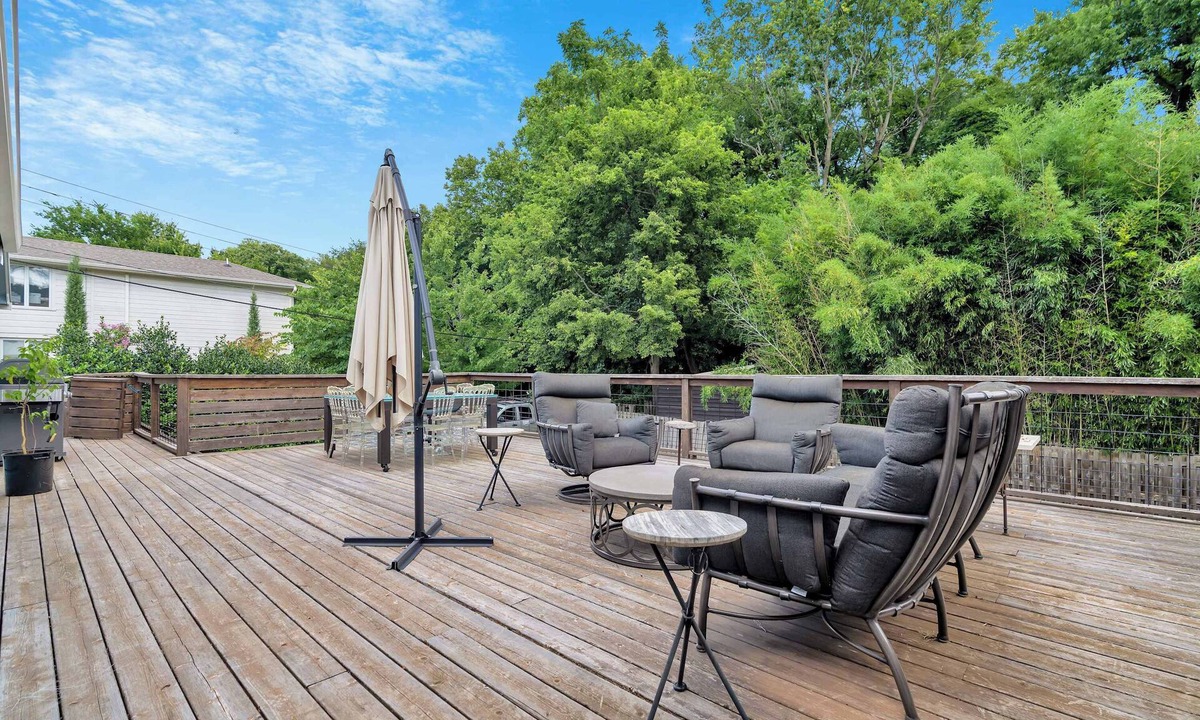 Fayetteville House | Wilson Park Spa home, sauna and walking trails