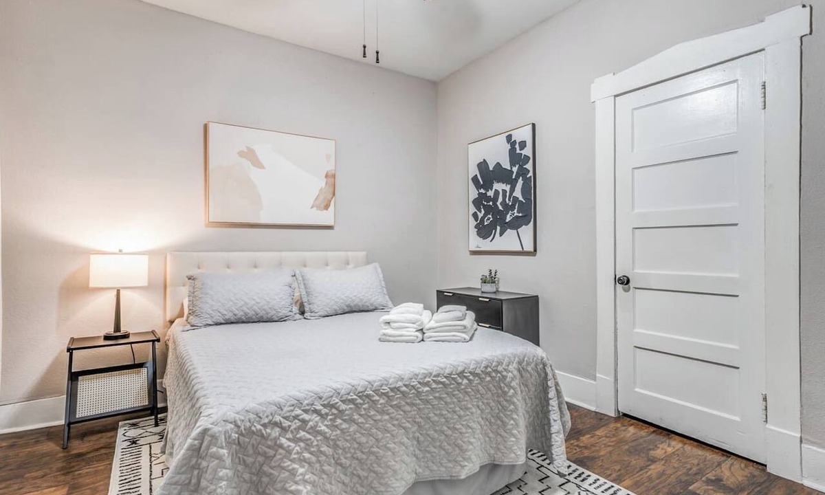 New Pathways Apartment | Your Midtown Getaway Central, Walkable & Calm