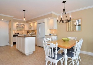 OCEAN FRONT CONDO. ENJOY YOUR MORNING COFFEE SITTING ON YOUR PRIVATE BALCONIES WATCHING THE SUNRISE.