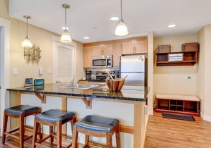 Ski In Out Condo 3425 I Huge Hot Tub I Great Views I Heated Garage I Discounted Attractions