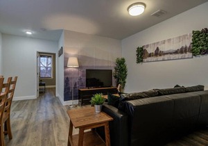 Spacious 4BR 2BA duplex 15 minutes to NYC