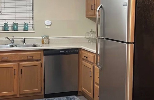 Sikeston Cottage | 1-bedroom cottage in Sikeston’s historic north-end. 3 minute drive to hospital