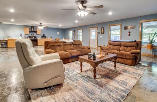 Higden House | 1 Mi to Greers Ferry Lake! Outdoor Adventure Base