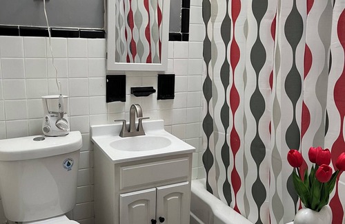 Union City Apartment | 10 mins bus to Time Square, Quiet, Clean, Convenient, furnished, full Kitchen