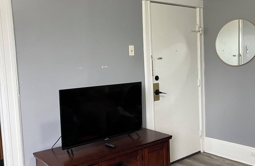 Union City Apartment | 10 mins bus to Time Square, Quiet, Clean, Convenient, furnished, full Kitchen