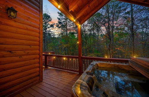 Broken Bow Cabin | 10% Off Member Deal Sleeps 18 Walk2Town Hot Tub Firepit Deck Playground Game Rm