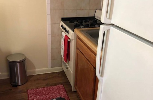 North Bergen Apartment | 1721 2H · Pop Art Studio-20min to Time SquareParking Avail