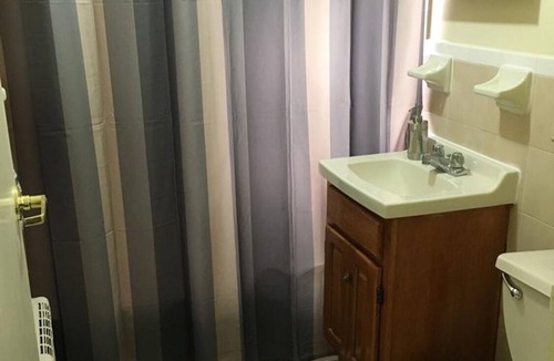 North Bergen Apartment | 1817 1H · Charming 2Bed Apt Parking Avail - 20min to Time Square