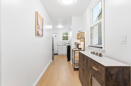 Harrison Apartment | 2 bedrooms w/big living room easy to PATH and EWR