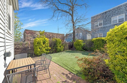 Bayonne Apartment | 2 BR 15 Min to NYC: Parking, Pets OK, Laundry