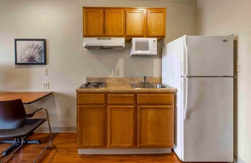 Bossier City Apartment | 2 Full Beds | Non-Smoking, Kitchen