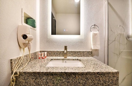 Shreveport Apartment | 2 Full Beds Walkin| Shreveport LA