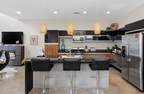 Fort Worth Cultural District House | 2 Min Walk Dickies Arena | Lux Home | Parking
