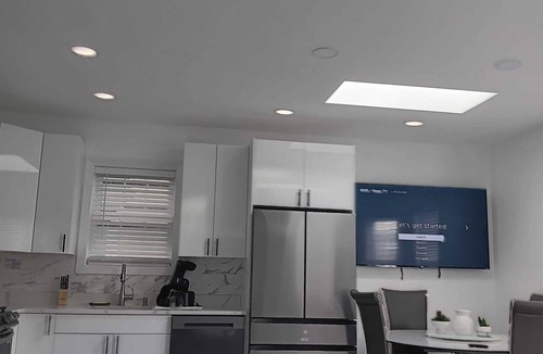 Constable Hook Apartment | 2 Minutes Away from, Staten Island Modern and Cozy
