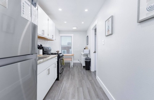Central City Apartment | 2BDR+Extd Stay Discounts+Central+RemoteWork