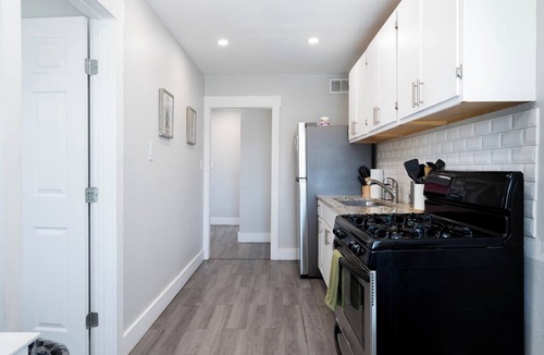 Central City Apartment | 2BDR+Extd Stay Discounts+Central+RemoteWork