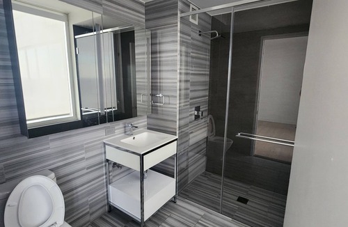 Hudson Yards Condo | 2BR/2BA Luxury NYC Condo – Stunning Views, hot spots, Ideal for Leisure/Business