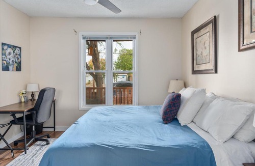 Corcoran Apartment | 2BR Apartment Near Downtown with Workspace - Snapdragon