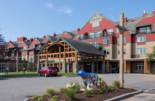 West Dover Condo | 2BR Loft With Views | Ski-In Access
