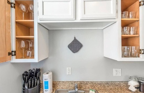 Southwest Garden House | 2w Tower Grove Getaway