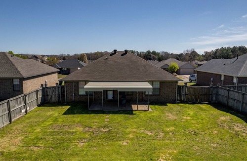Conway House | 3 BR Amazing Fully Fenced Home Close to the Colleges