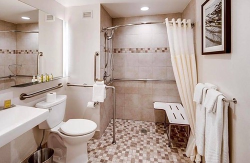 Hudson Exchange Hotel | 3-Star Hotel ∙ DoubleTree by Hilton Hotel & Suites Jersey City