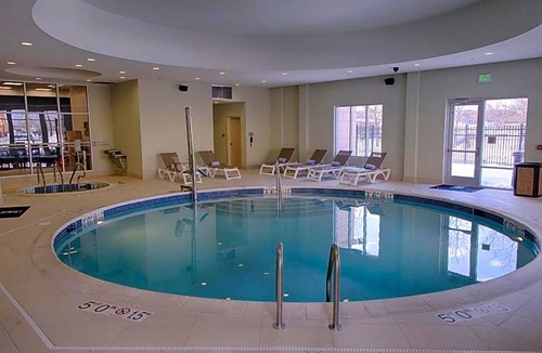 Elizabeth Hotel | 3-Star Hotel ∙ Embassy Suites by Hilton Newark Airport