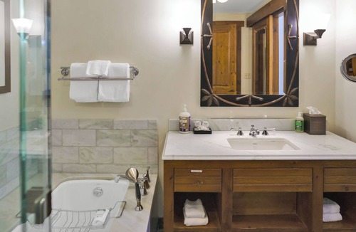 Stowe Area Cabin | #377 | Studio | First Tracks | 3rd floor Over Easy Gondola Views