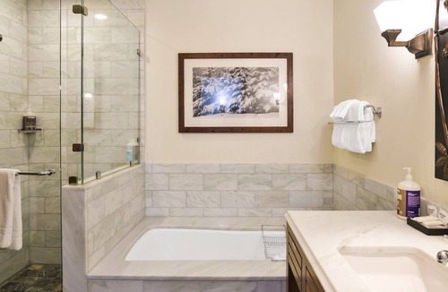 Stowe Area Cabin | #377 | Studio | First Tracks | 3rd floor Over Easy Gondola Views