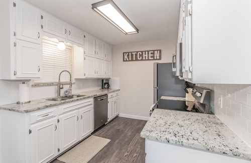 Keller House | 3Bed/2Bath Ranch Home in the Heart of Keller