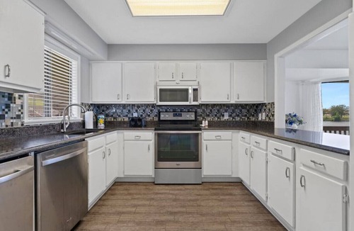 Lake Hamilton Condo | 3BR Waterfront Paradise @ Southshore on Hamilton!