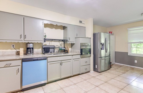 Ellendale House | 4 BD Family Home w/Yard & BBQ! in Memphis