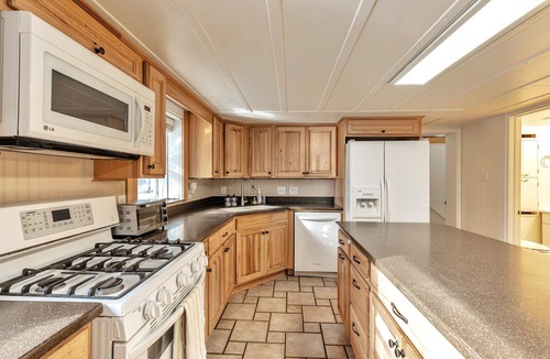 Canyon Rim Apartment | 4 Bed, 1.5 Bath East SLC Apt - Blazing Google Fiber