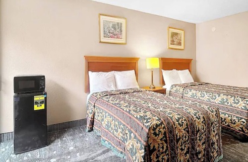 Whitehaven Hotel | 4 Welcoming Rooms w/Free Parking - Great Choice for Exploring Memphis