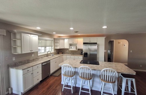 Lake Ozark House | 4BR/3BA Lakefront Home w/Dock, 2 boat Slips & Resort Amenities