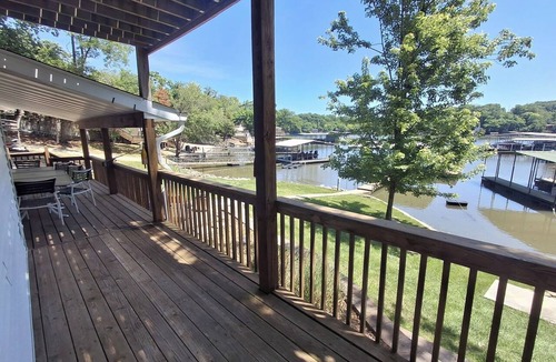 Lake Ozark House | 4BR/3BA Lakefront Home w/Dock, 2 boat Slips & Resort Amenities