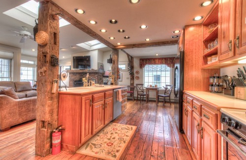 Weston House | 6 Bed 6 Bath | Hot Tub | Arcade | 16 min Okemo