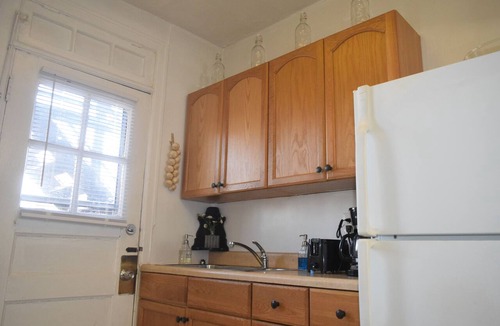St. Louis Apartment | 6647 1W | Quaint Studio in Central St. Louis