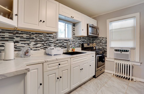 Teaneck House | 8 Mi to MetLife Stadium: Pet-Friendly Home w/Yard